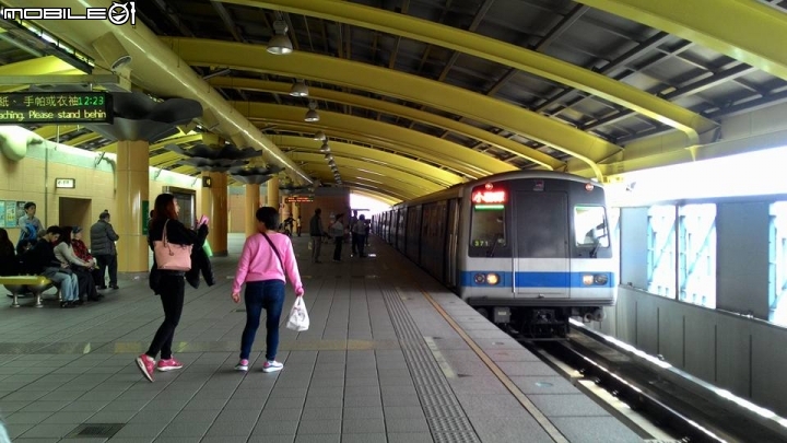 輕鬆單車遊~晨騎陽光橋,碧潭,華山文創園區 ~~