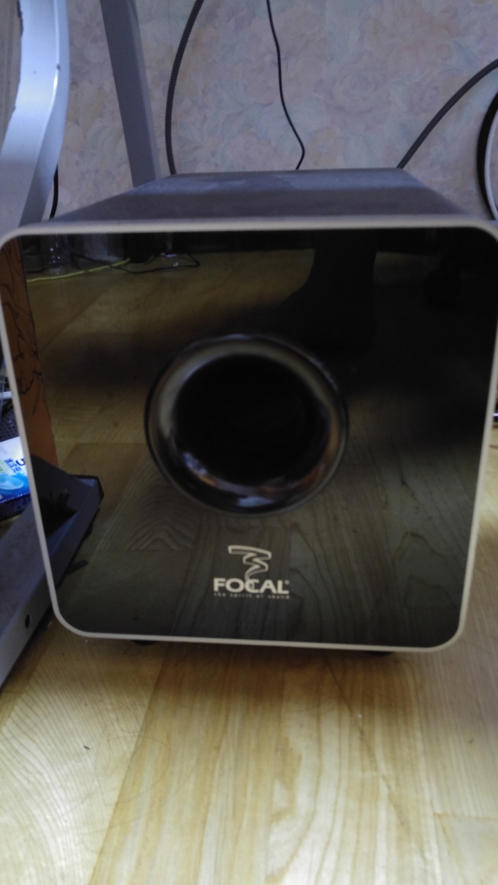 輕鬆的聆聽-focal xs 2.1- 4/29號線竟然斷了!!!...7/29拆機順便電容換個幾顆吧!