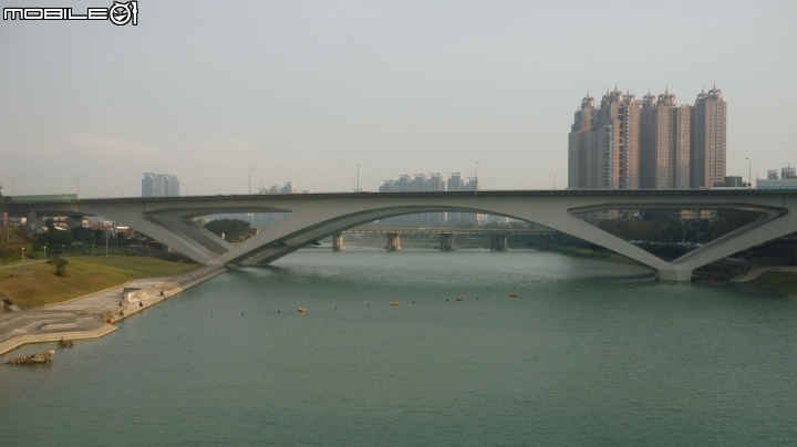 輕鬆單車遊~晨騎陽光橋,碧潭,華山文創園區 ~~