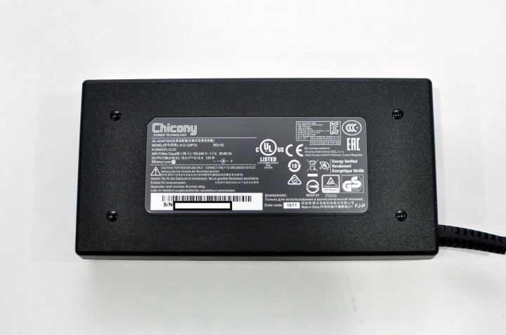 GIGABYTE P15F V5 高CP值遊戲機