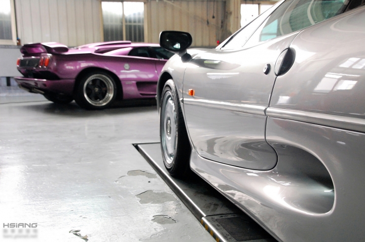 90年代的不敗王者,經典豹王Jaguar XJ220