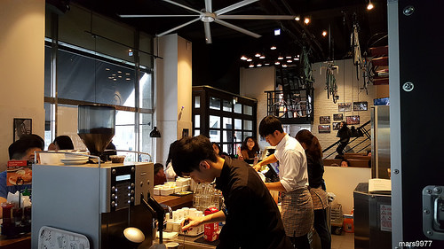 【台北】1Bite2Go Cafe & Deli美式餐廳(信義店):簡單、輕食、自在空間的美式料理享受