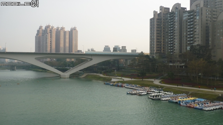 輕鬆單車遊~晨騎陽光橋,碧潭,華山文創園區 ~~