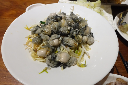 【食記】捷運台北車站\善導寺站。雙月食品社~料多美味的燉補湯品