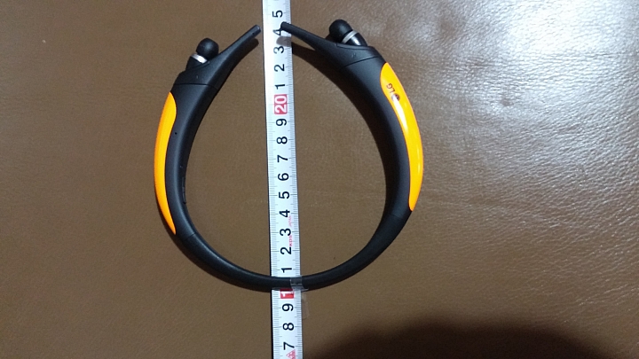 LG HBS-850 頸掛式藍芽運動耳機 超簡單開箱文