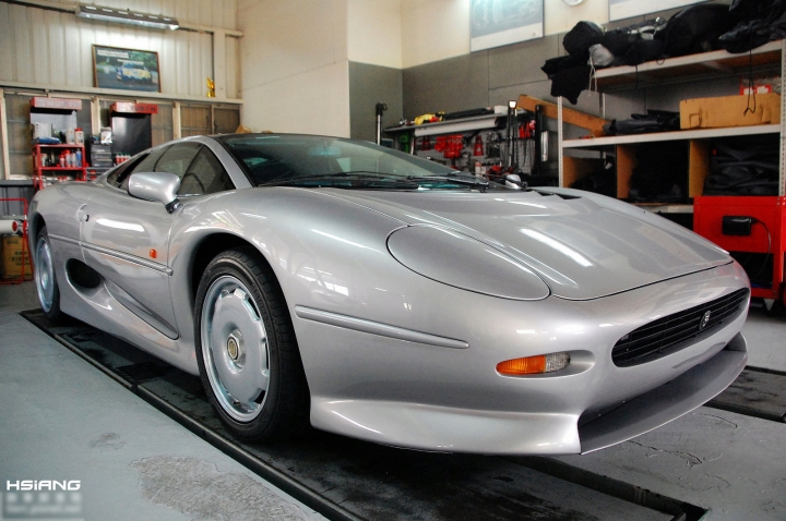 90年代的不敗王者,經典豹王Jaguar XJ220