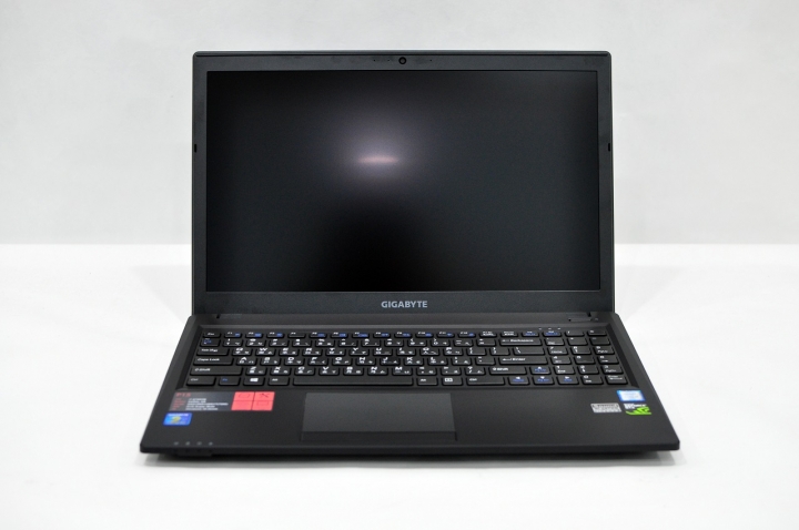 GIGABYTE P15F V5 高CP值遊戲機