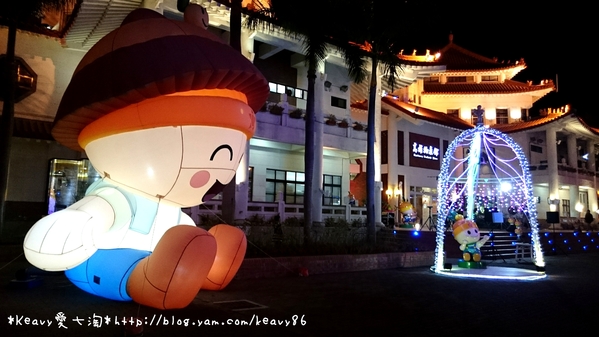 ■高雄■左營,【高雄物產館】蓮潭旗艦店,被滿滿高通通包圍~萌翻天!