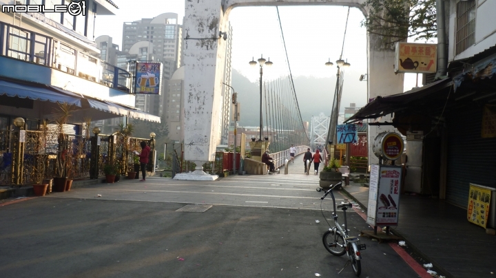 輕鬆單車遊~晨騎陽光橋,碧潭,華山文創園區 ~~
