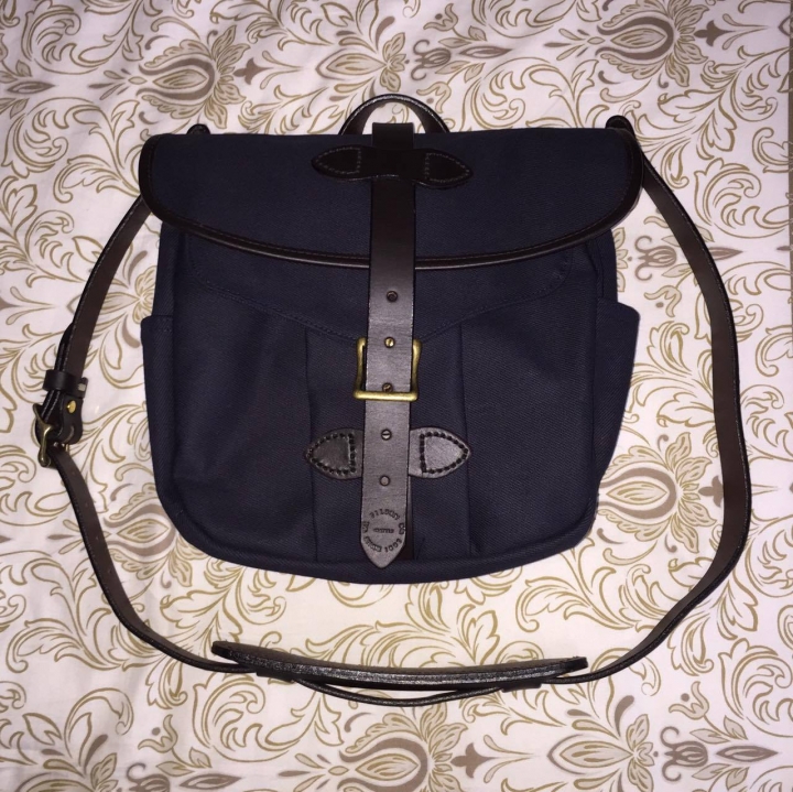 終於入手 Filson Back To Original Small Field Bag 230 小型側揹包/隨身包!