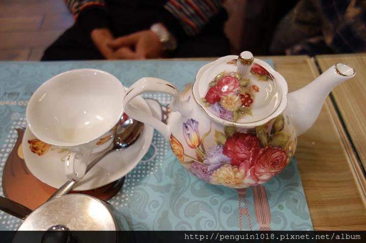 【彰化員林】CoCo鬆餅屋;員林在地超人氣鬆餅店!美味澎派義大利麵&超受歡迎鬆餅!生日用餐大方送草莓冰淇淋厚鬆餅!聚餐就是要來CoCo~(內附咖啡拉花初體驗)