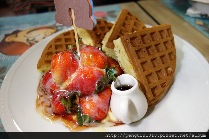 【彰化員林】CoCo鬆餅屋;員林在地超人氣鬆餅店!美味澎派義大利麵&超受歡迎鬆餅!生日用餐大方送草莓冰淇淋厚鬆餅!聚餐就是要來CoCo~(內附咖啡拉花初體驗)