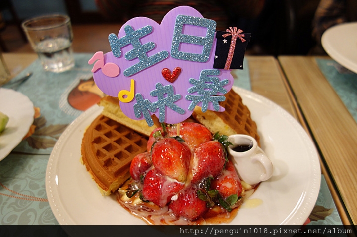 【彰化員林】CoCo鬆餅屋;員林在地超人氣鬆餅店!美味澎派義大利麵&超受歡迎鬆餅!生日用餐大方送草莓冰淇淋厚鬆餅!聚餐就是要來CoCo~(內附咖啡拉花初體驗)