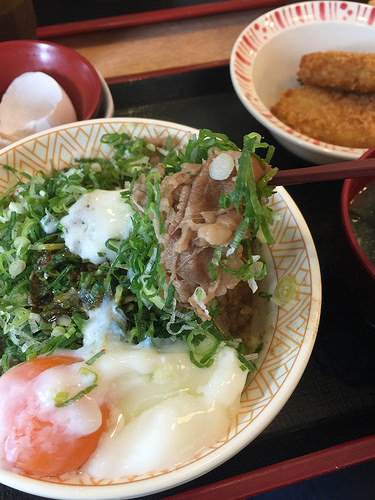 【食記】捷運古亭站。すき家(SUKIYA)~ 蔥溫玉牛丼好好吃!!