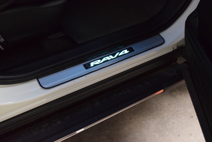打造自己的小資特仕車,新RAV4內外升級分享