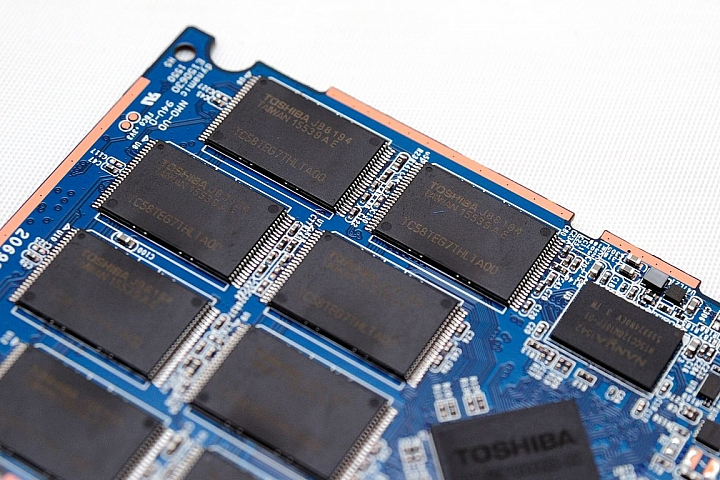 入門級 SSD 比拚,OCZ Trion 150、Plextor M6V 性能對戰