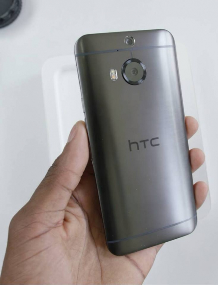 為什麼我的HTC M9+後置鏡頭變三眼怪