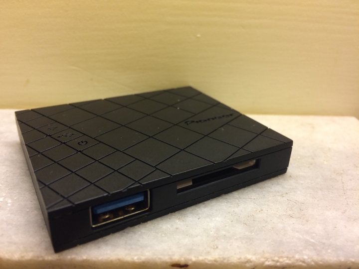 【開箱】根本就是一台無線讀卡機的Pioneer APS-WA01