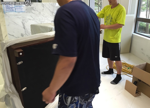 裝潢完成配上 PH~~精緻手工的羽絨沙發~~來分享