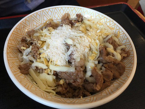 【食記】捷運古亭站。すき家(SUKIYA)~ 蔥溫玉牛丼好好吃!!
