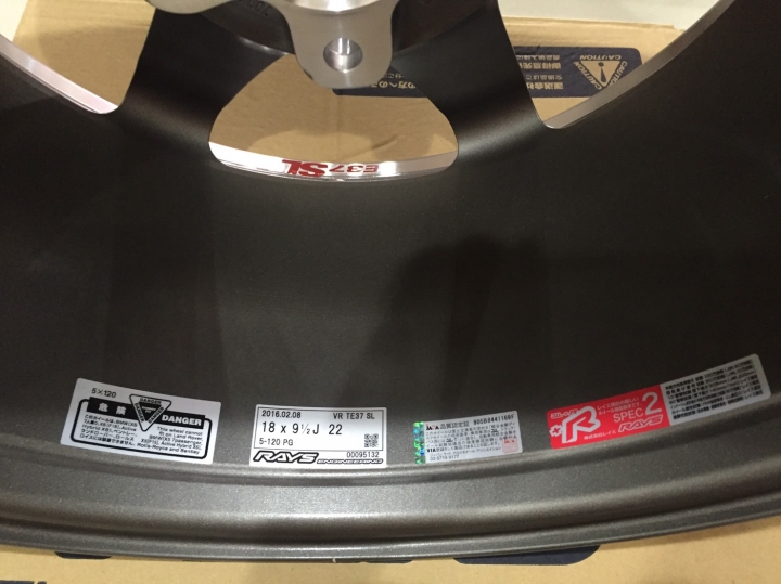 分享 e92 335i 換上 Rays te37sl (e46 m3 規格) 另請問michelin ps4 噪音?