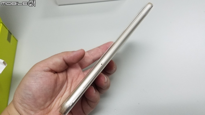 第一次買台版的雙卡手機~LG G5 金色開箱~