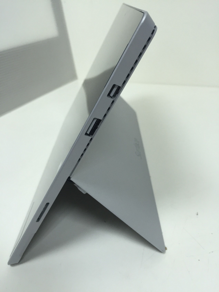 正所謂衝動是魔鬼但便宜才是罪啊~~Surface pro3開箱
