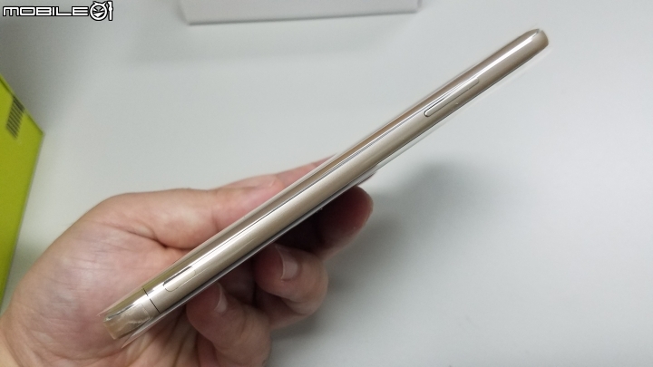 第一次買台版的雙卡手機~LG G5 金色開箱~