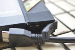 軍事風格、三防保護威剛 HD710m 外接硬碟