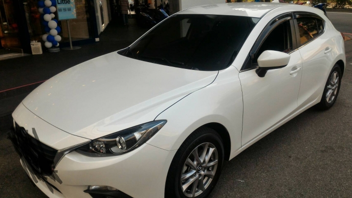 【分享】mazda 3 5D 尊榮白 已交車