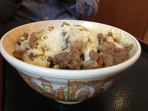 【食記】捷運古亭站。すき家(SUKIYA)~ 蔥溫玉牛丼好好吃!!