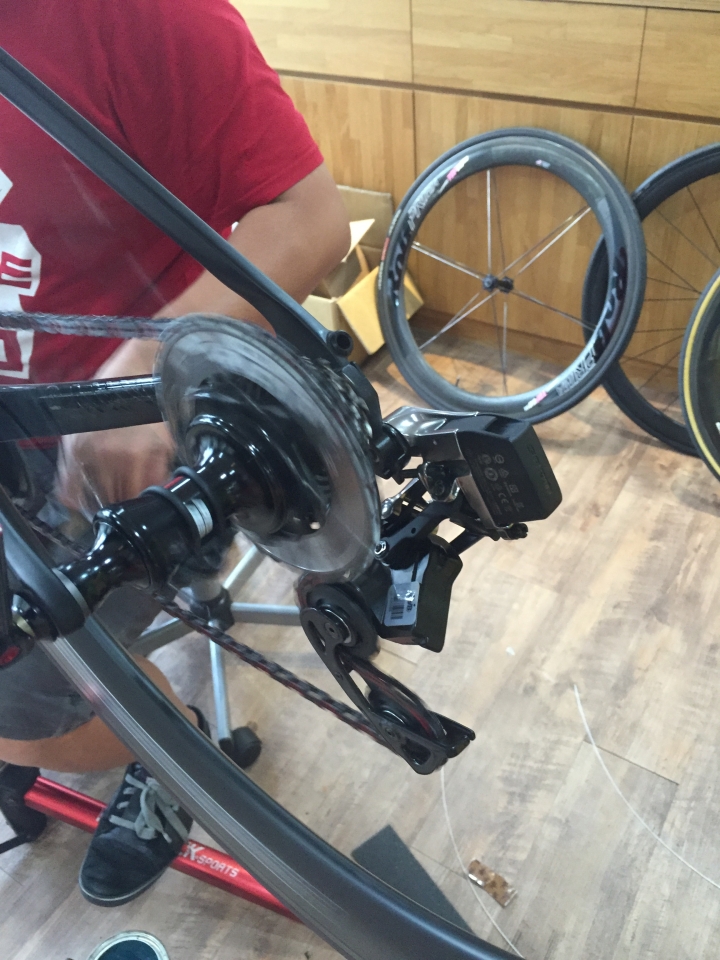 遲來的~sram etap小全套開箱....貼膜....裝車....路試!!!
