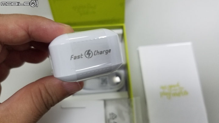第一次買台版的雙卡手機~LG G5 金色開箱~