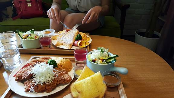 友達以上戀人未滿?