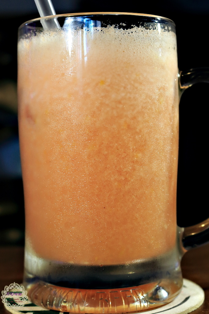 【台南 東區】蜂橙複合式餐飲美食酒吧.早午餐.冰沙和果汁吧