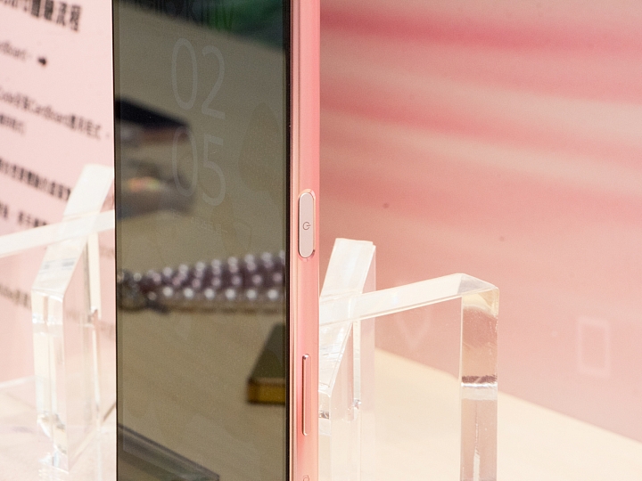 Xperia Z5 Premium亮亮粉色登場 限量贈送Kitty專屬皮套