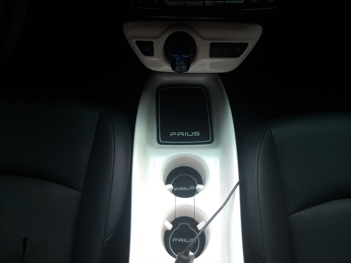 Prius 4簡單開箱