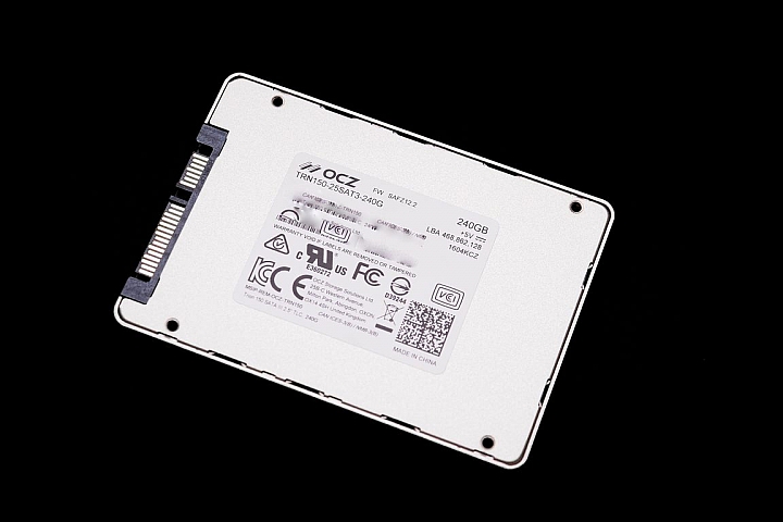 入門級 SSD 比拚,OCZ Trion 150、Plextor M6V 性能對戰