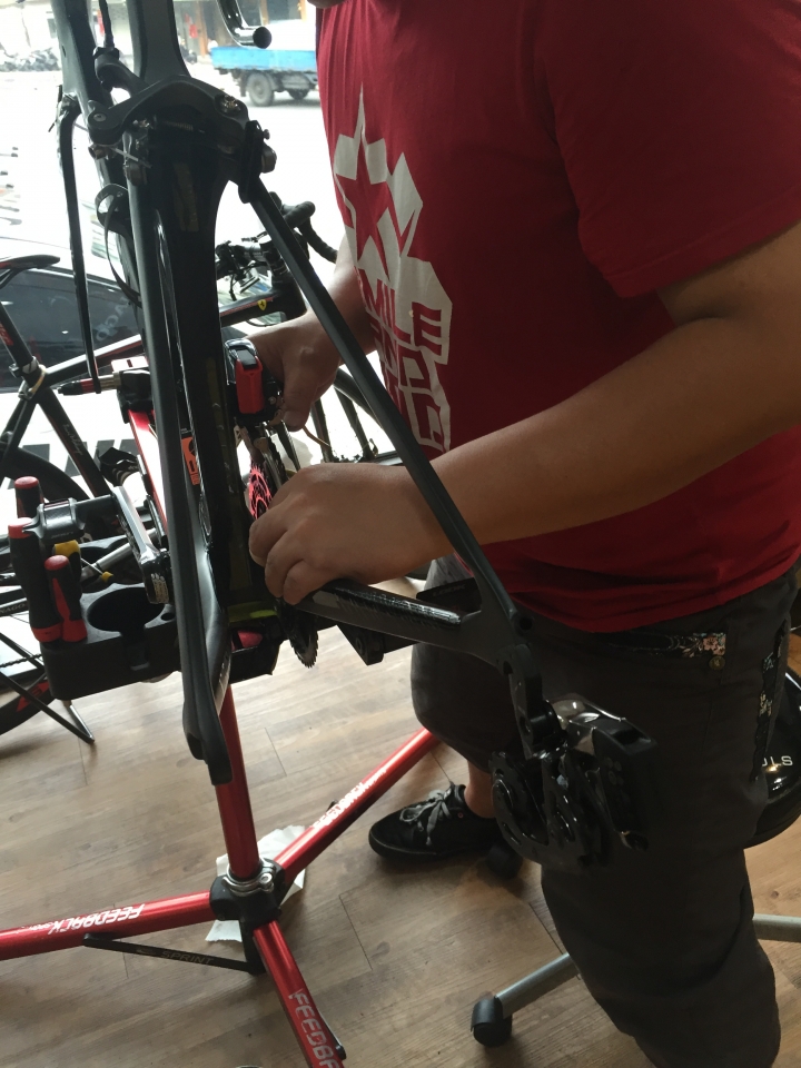 遲來的~sram etap小全套開箱....貼膜....裝車....路試!!!