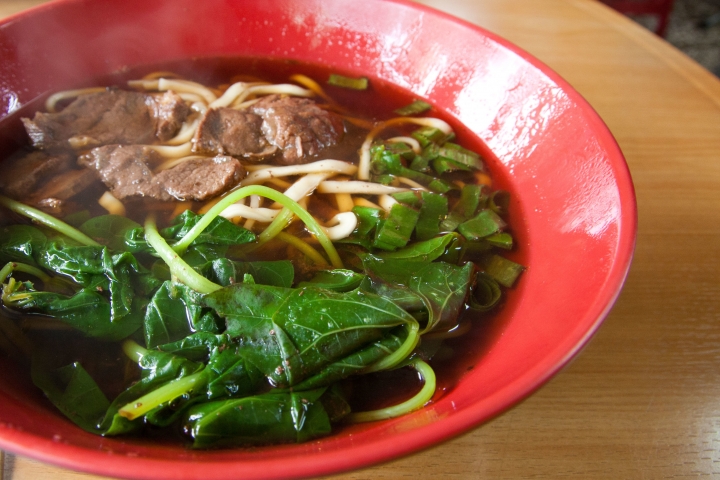 【美食。食記】南投縣 水里 水里牛肉大王 湯淡肉清,風味普通(8/100)