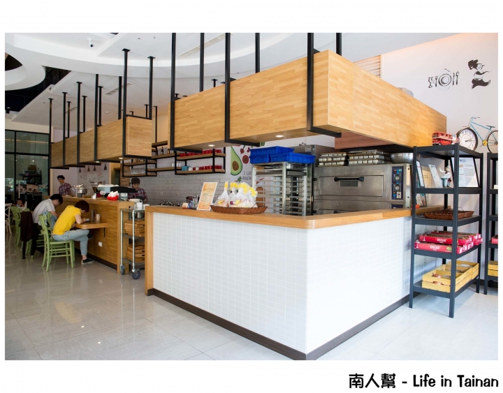 【台南市安平區-美食】澎拜早午餐,隨餐附上整條自烘焙吐司~95咖啡館