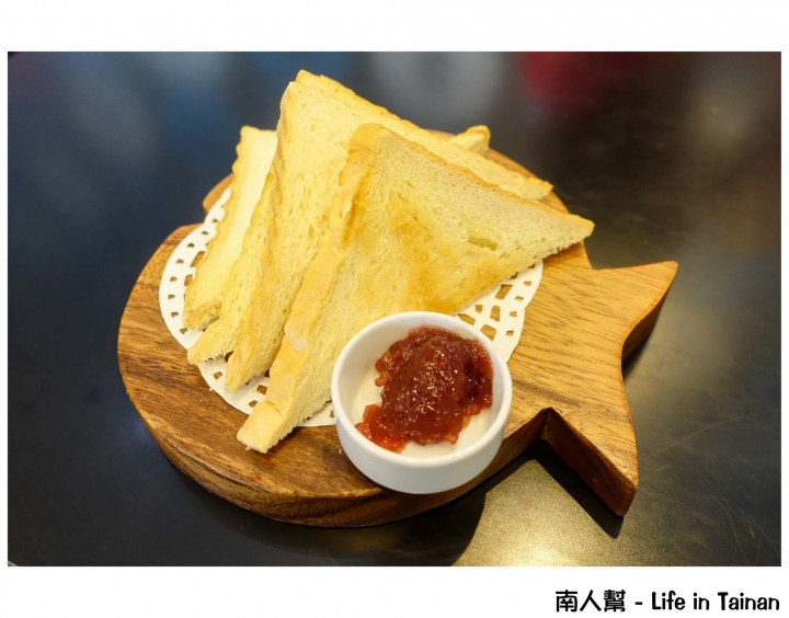 【台南市中西區-美食】沒有華麗裝潢,卻有著老闆的親切和美食~巫比HOUSE屋