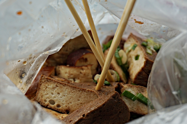 【老阿伯現滷豆干】夠入味!但死鹹!