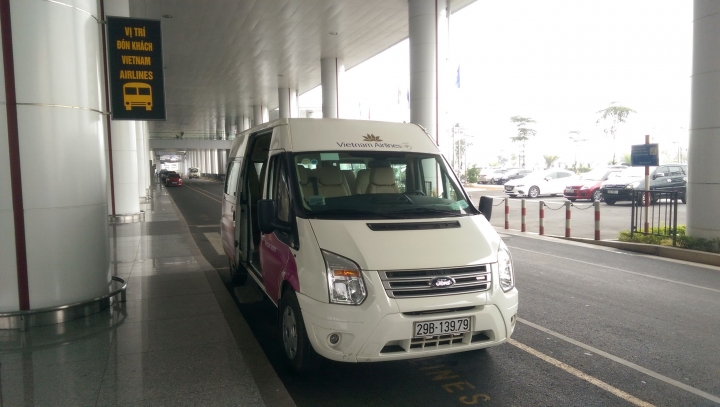 【越南河內Hanoi】內排機場HAN必買網卡及換匯小撇步&往市區Vietnam Airline Mini Van