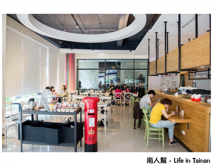 【台南市安平區-美食】澎拜早午餐,隨餐附上整條自烘焙吐司~95咖啡館