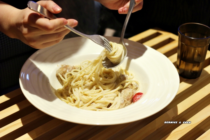 (台北美食)跑飯店the Paw Hotel 寵物友善餐廳( tutti cafe濟南店)(捷運新生站)