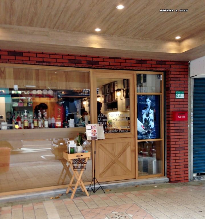 (台北美食)跑飯店the Paw Hotel 寵物友善餐廳( tutti cafe濟南店)(捷運新生站)