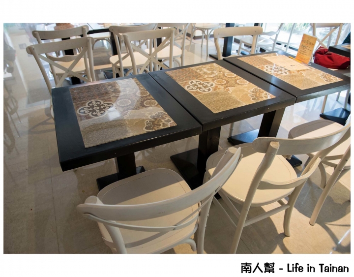 【台南市安平區-美食】澎拜早午餐,隨餐附上整條自烘焙吐司~95咖啡館