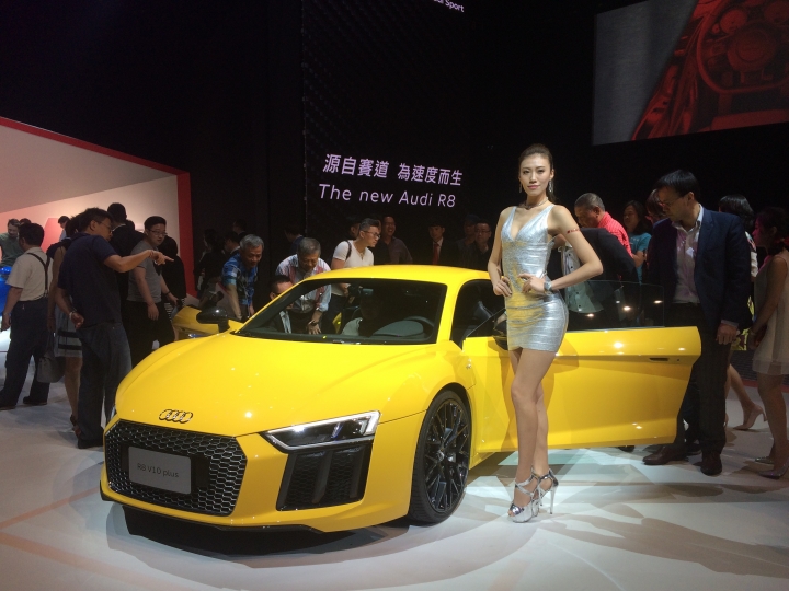新一代鋼鐵人R8 V10 & V10 plus 晚會分享