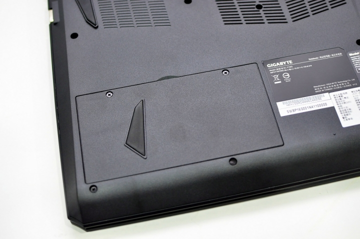 GIGABYTE P16G 技嘉首款GTX960M電競筆電